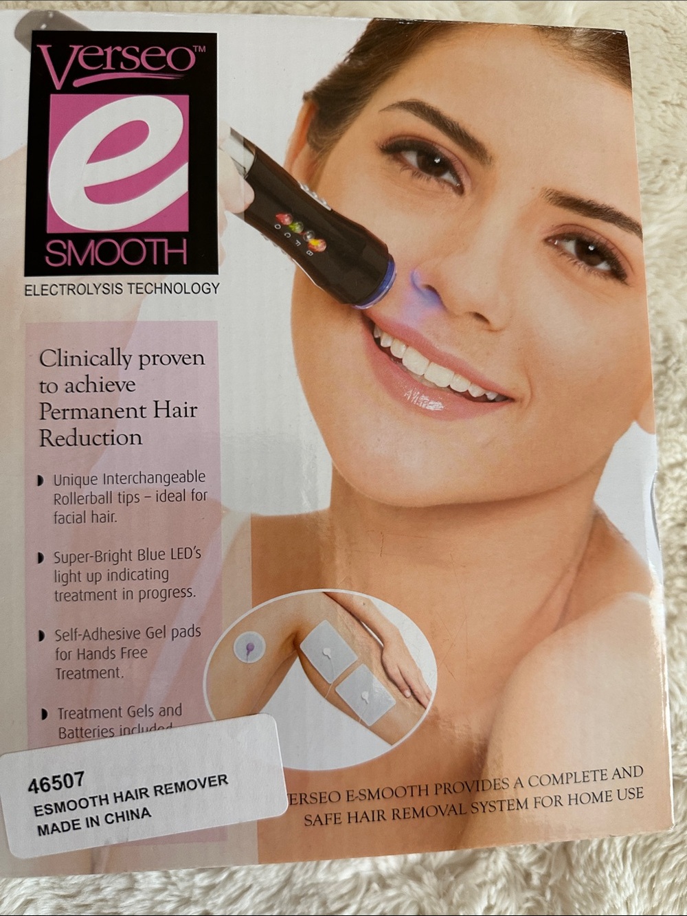Verseo E-Smooth Facial Hair Remover in Black with Blue Accents
